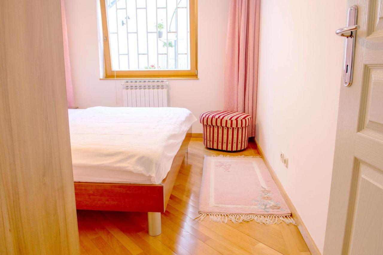 サラエヴォBeautiful Duplex In Heart Of Old Town - Free Parkingアパートメント エクステリア 写真