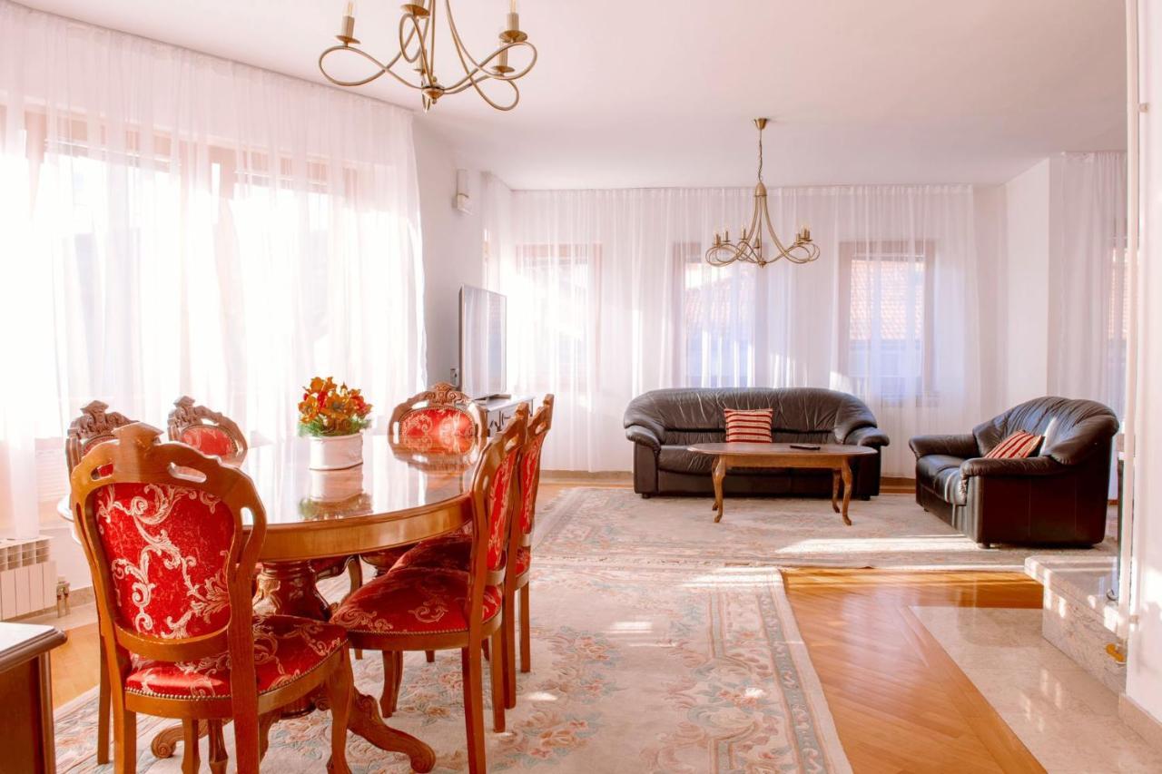 サラエヴォBeautiful Duplex In Heart Of Old Town - Free Parkingアパートメント エクステリア 写真