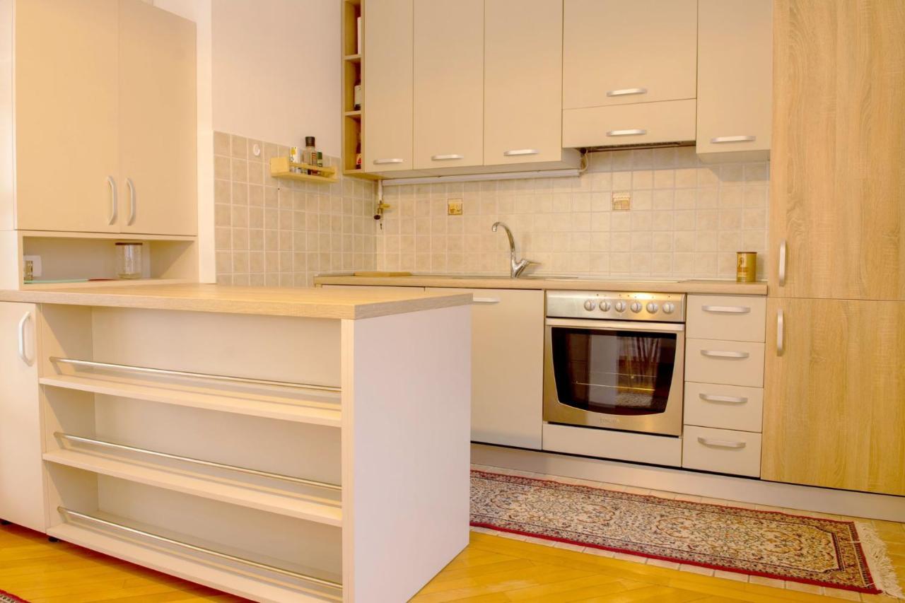 サラエヴォBeautiful Duplex In Heart Of Old Town - Free Parkingアパートメント エクステリア 写真